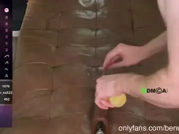 Chaturbate Live Sex Cam of heyhotty1