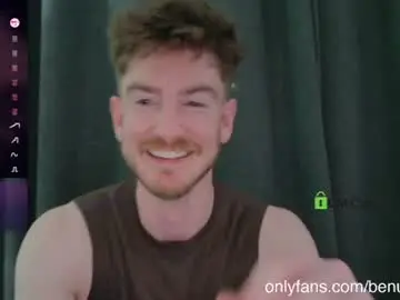 Chaturbate Free Porn Cam of heyhotty1