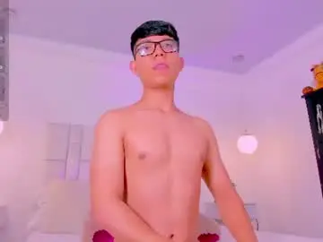 Chaturbate Best live sex cam show of codytwink_