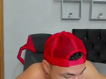 Chaturbate Best live sex cam show of tyler_hank1