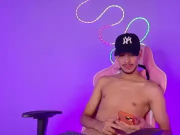 Chaturbate Free Live Porn of apoloxanthos