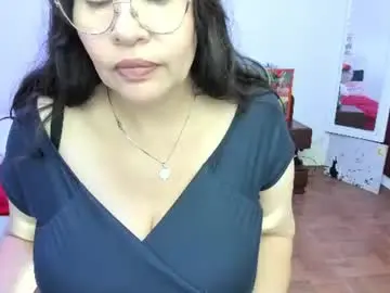 Chaturbate Free Live Porn of esmeralda_milf1