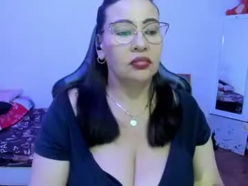 Chaturbate Free Live Porn of esmeralda_milf1