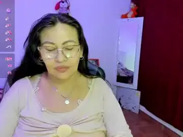 Chaturbate Free Porn Cam of esmeralda_milf1