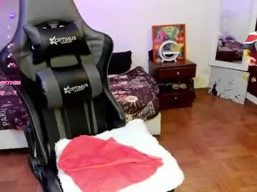 Chaturbate Free Porn Cam of esmeralda_milf1