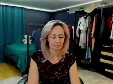 Chaturbate Sex Chat of julia__cherry_