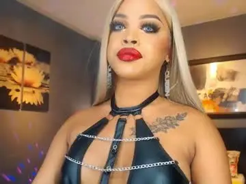 Chaturbate Live Sex Cam of urmajestytyra