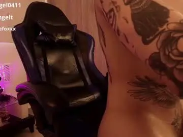 Chaturbate Live Sex Cam of adelineefoxxx