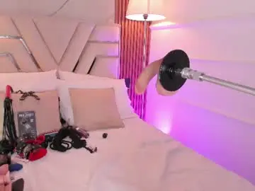 Chaturbate Live Sex Cam of gialovee