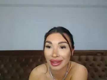 Chaturbate Live Sex Cam of aylinhoney