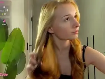Chaturbate Live Sex Cam of cruelcutie