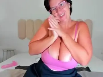 Chaturbate Live Sex Cam of curvyjules69