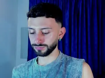 Chaturbate Live Sex Cam of santi_mateo