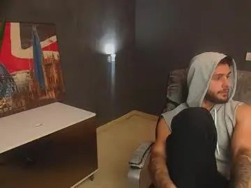 Chaturbate Live Sex Cam of troywade
