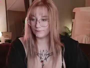 Chaturbate Live Sex Cam of morvelyn