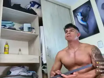 Chaturbate Live Sex Cam of oskar_ford21
