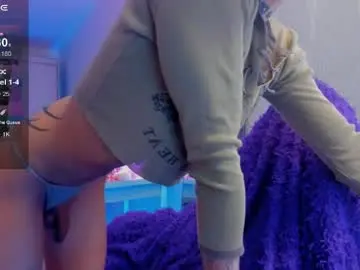 Chaturbate Live Sex Cam of elli_26