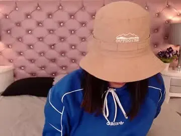 Chaturbate Free Live Porn of adri_velvet