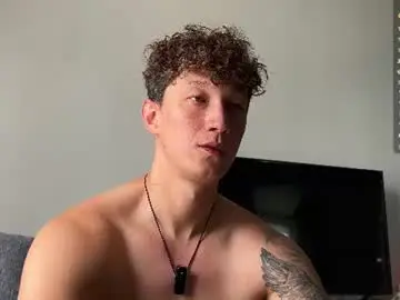 Chaturbate Live Sex Cam of lyon_power_