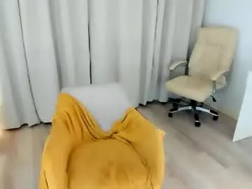 Chaturbate Live Sex Cam of holly_amy
