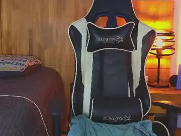 Chaturbate Live Sex Cam of claytonburgues