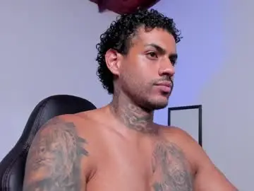 Chaturbate Live Porn of luigi1_