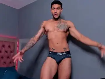 Chaturbate Live Sex of luigi1_