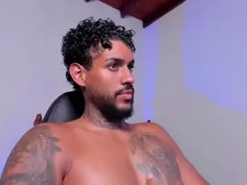 Chaturbate Live Sex of luigi1_
