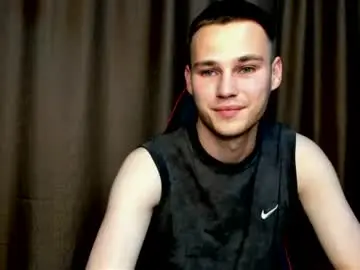 Chaturbate Live Sex Cam of robert10211
