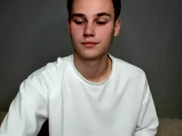 Chaturbate Live Sex Cam of robert10211