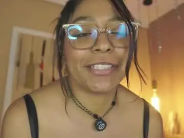 Chaturbate Live Sex Cam of canela_hotxx