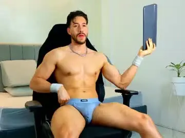 Chaturbate Watch Live Sex Cams of evans_opry1