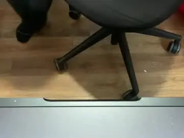 Chaturbate Live Sex of poot_kneeder