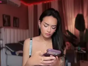 Chaturbate Watch Live Sex Cams of yummyrenalyn