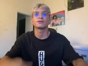 Chaturbate Best live sex cam show of chriisfrost