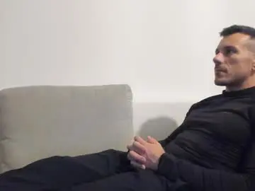 Chaturbate Live Sex of roberto4ever