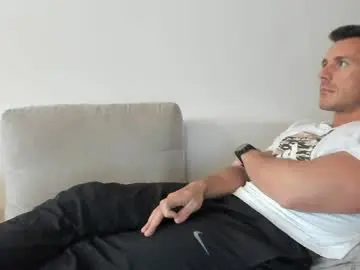 Chaturbate Watch Live Sex Cams of roberto4ever