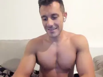 Chaturbate Best live sex cam show of roberto4ever