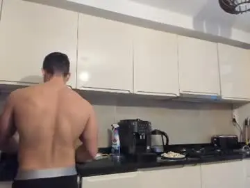 Chaturbate Best live sex cam show of roberto4ever