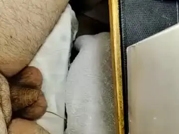 Chaturbate Live Sex of small_1986