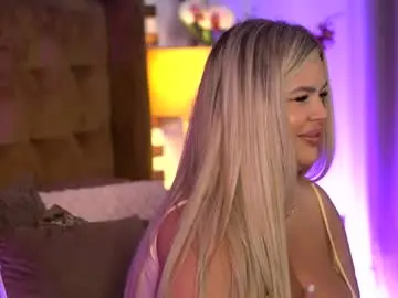 Chaturbate Free Porn Cam of sophieboobsx