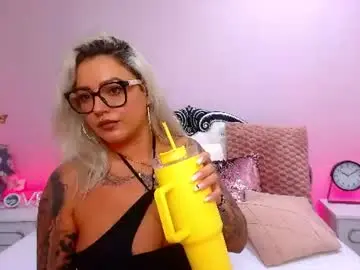 Chaturbate Live Sex Cam of foxxyclarise