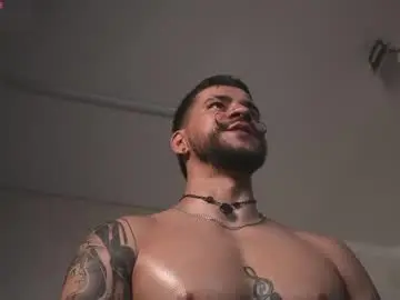 Chaturbate Sex Cam of dickgriffith