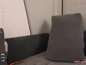 Chaturbate Live Porn of jennyplaudis_