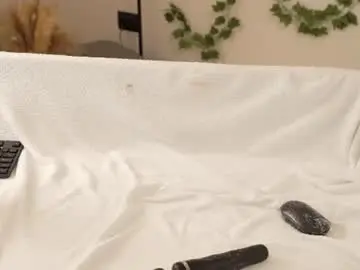 Chaturbate Watch Live Sex Cams of jennyplaudis_