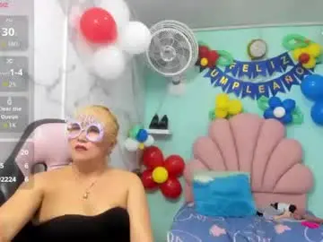Chaturbate Live Sex Cam of noelia_milfs