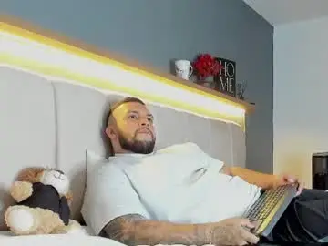 Chaturbate Watch Live Sex Cams of frankmyles01