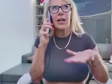 Chaturbate Live Sex Cam of fitcougarcb