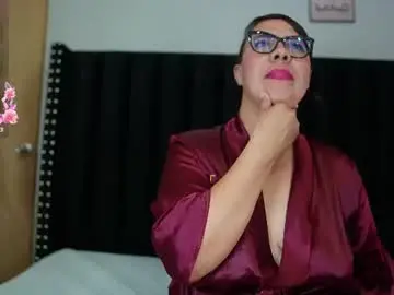 Chaturbate Live Sex of hornylatimommy