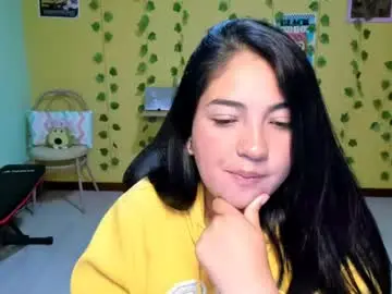 Chaturbate Live Sex Cam of littleprety6969